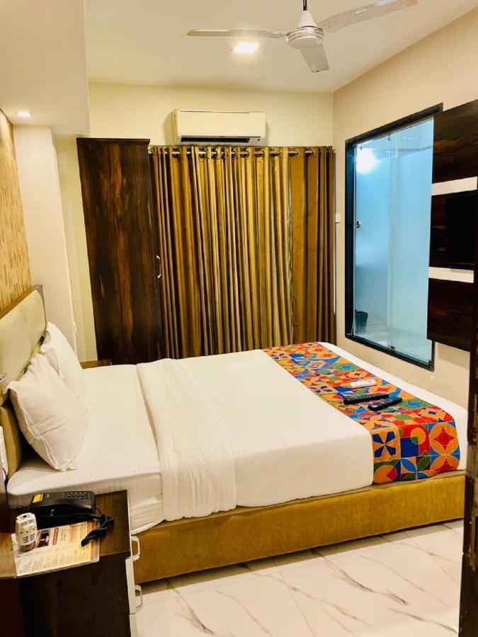 Hotel Embassy Park - Bkc Мумбай Екстериор снимка