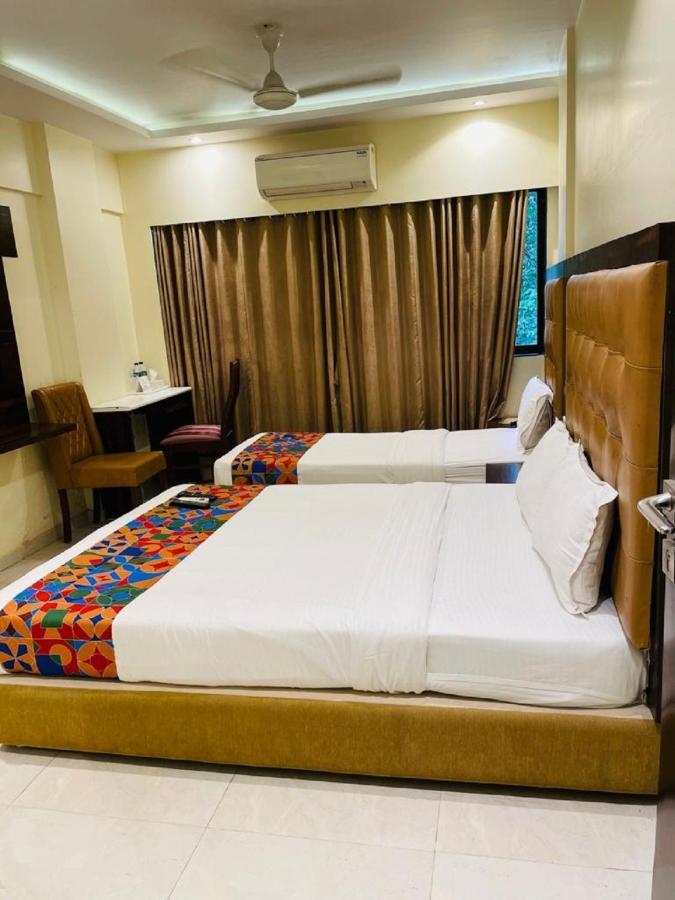 Hotel Embassy Park - Bkc Мумбай Екстериор снимка