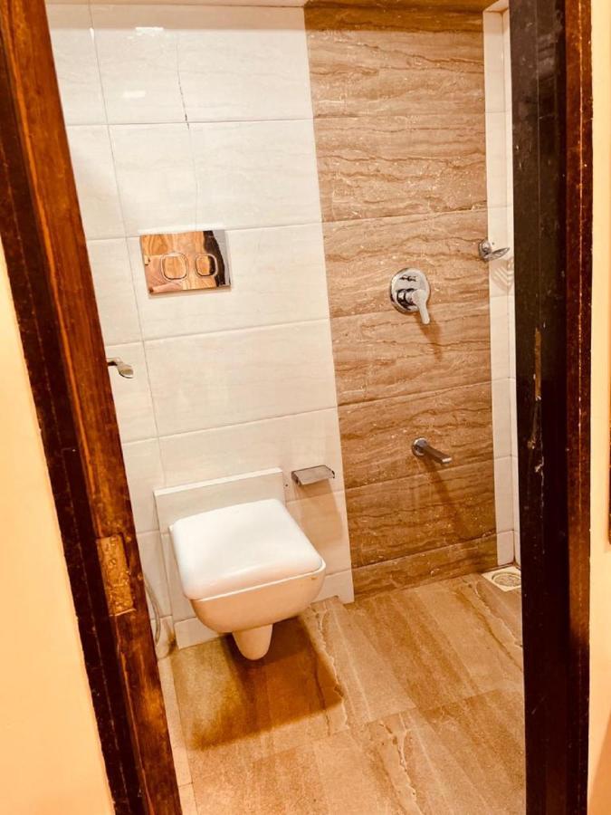 Hotel Embassy Park - Bkc Мумбай Екстериор снимка