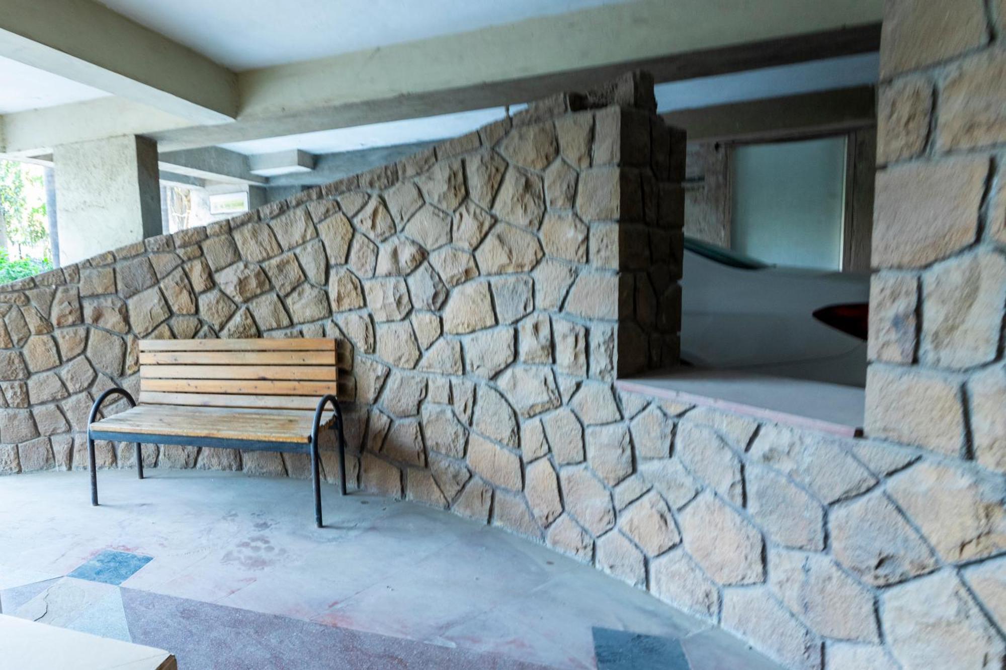 Hotel Embassy Park - Bkc Мумбай Екстериор снимка